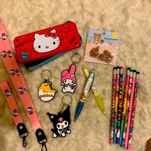 HELLO KITTY/SANRIO STATIONARY SET PLUS KEY CHAINS
